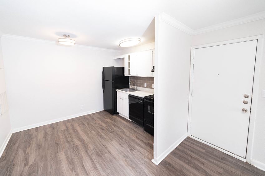 Rock Creek At Hollow Tree Apartments, 200 Hollow Tree Lane, Houston, TX